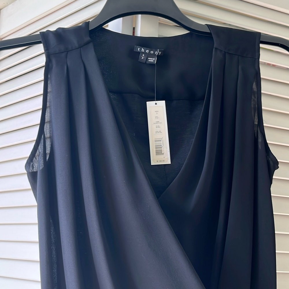 NWT gorgeous Theory 100% Silk Classic Sleeveless Blouse Black size S